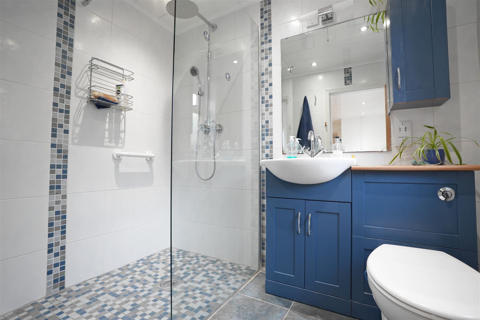 S_b-YVF8yESwtT-zPZNT