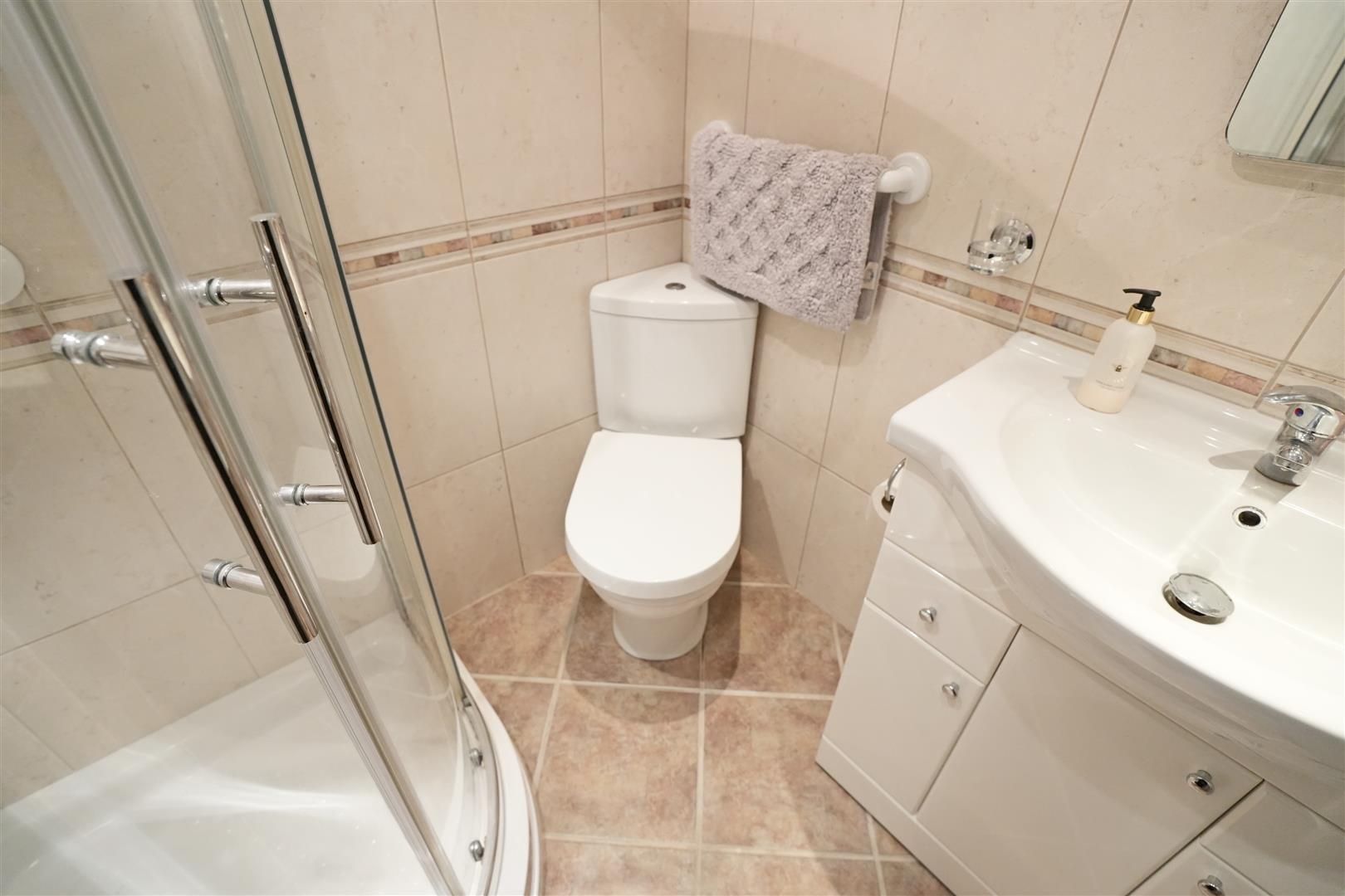 7wKJqyKaJ0qRye665yFT