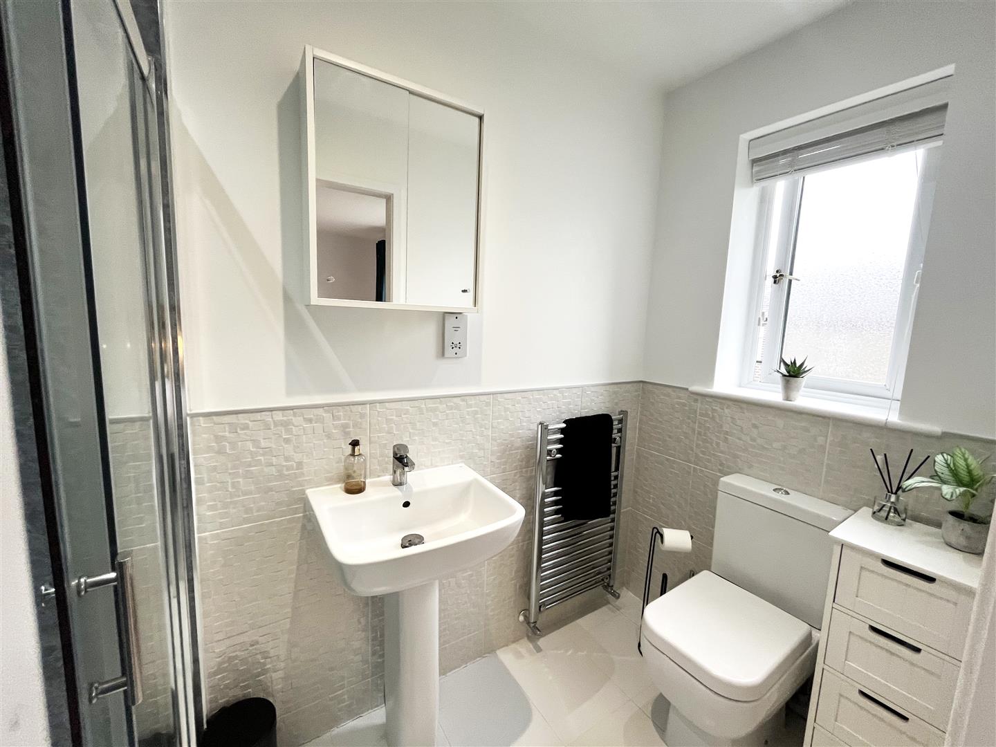 En-suite 1.jpeg